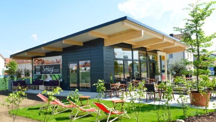 filiale-feldkirchen-mit-sitzplaetze-zum-geniessen