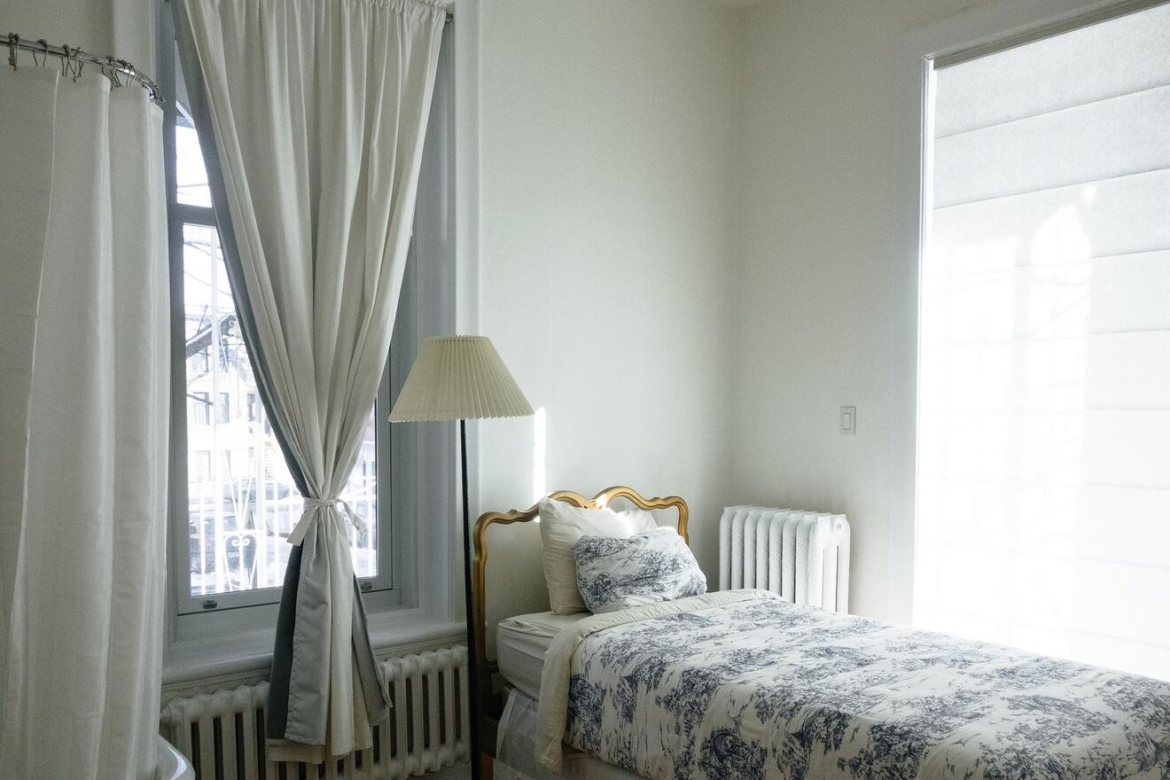 bedroom-690129-1920