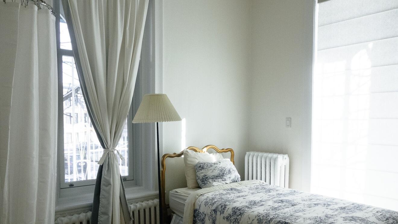 bedroom-690129-1920